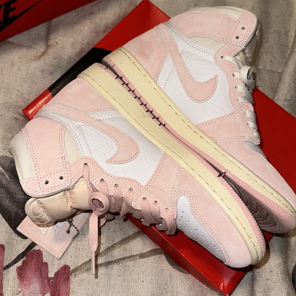 Jordan 1 Retro Hi OG - Picture 4 of 13